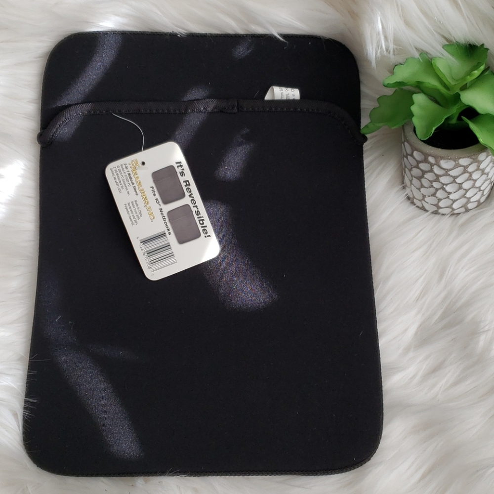 PC Treasures Black Netbook Neoprene Sleeve
